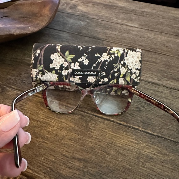 Dolce gabbana glasses frames with holder - Picture 3 of 7